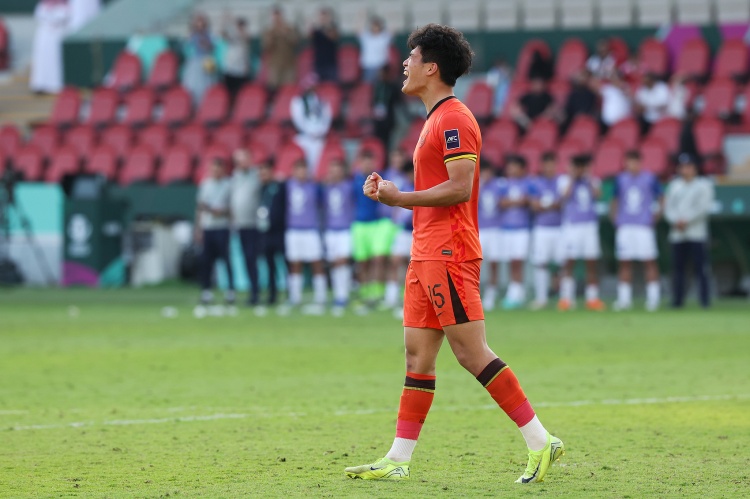 开云体登录-彭啸：希望接下来两场比赛全胜 有一天能为成年国家队效力